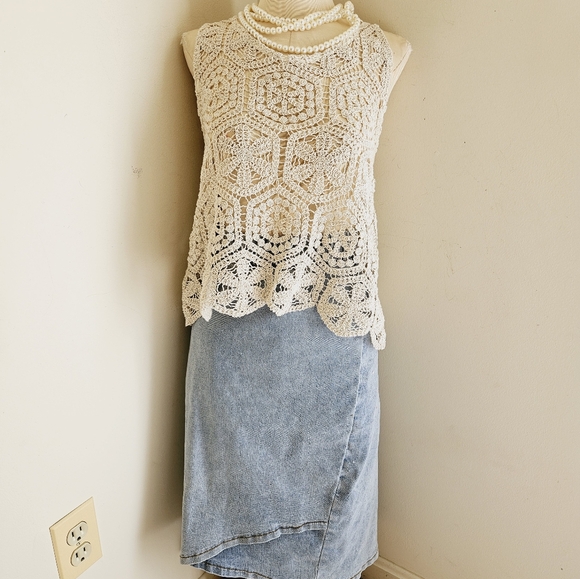 SEXY ASYMETRIC STRETCH DENIM SKIRT WITH FREE CROCHET CAMI TOP - Picture 4 of 8